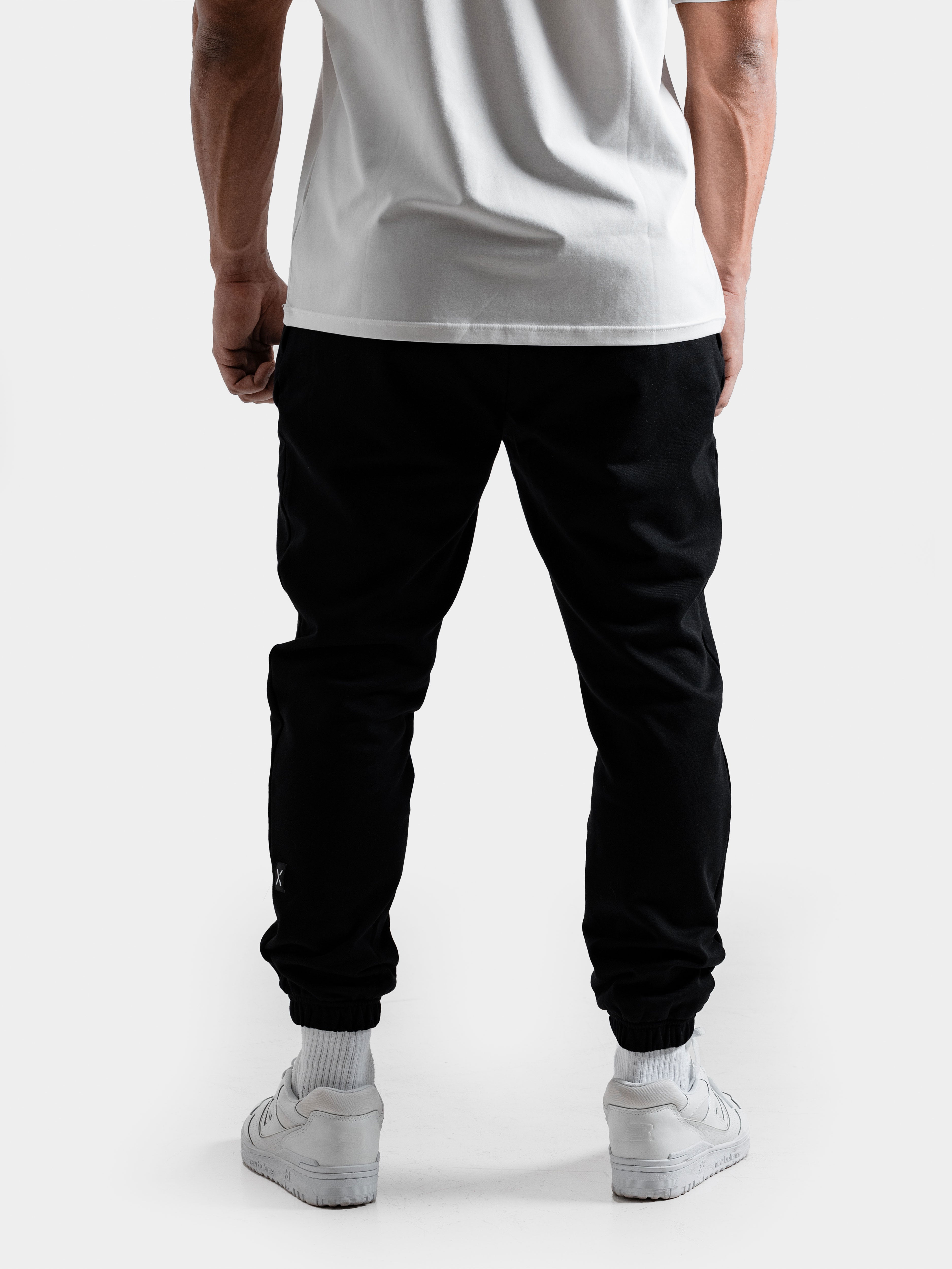 Essential Crest Joggers - Black