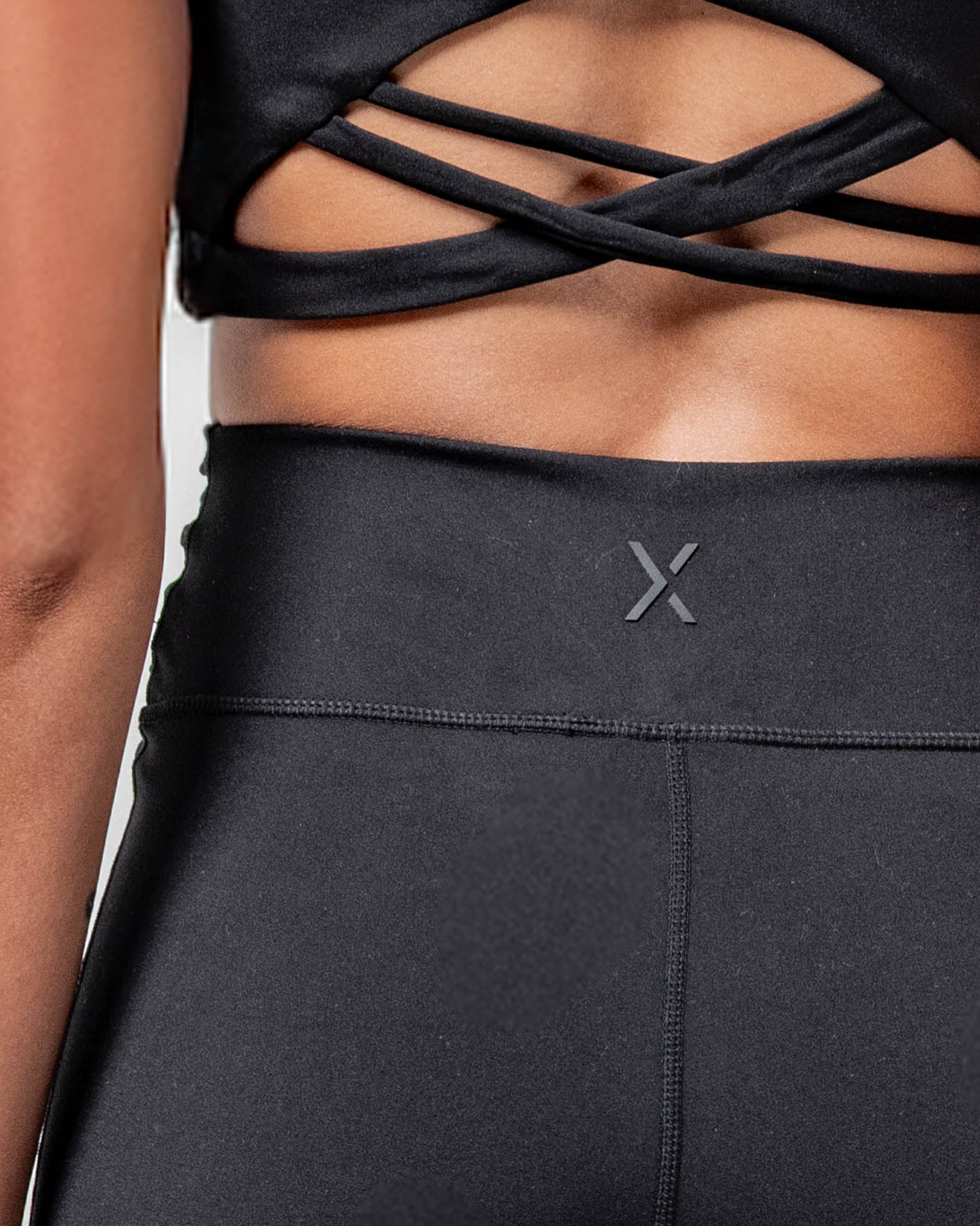 Form Crossover Legging - Black