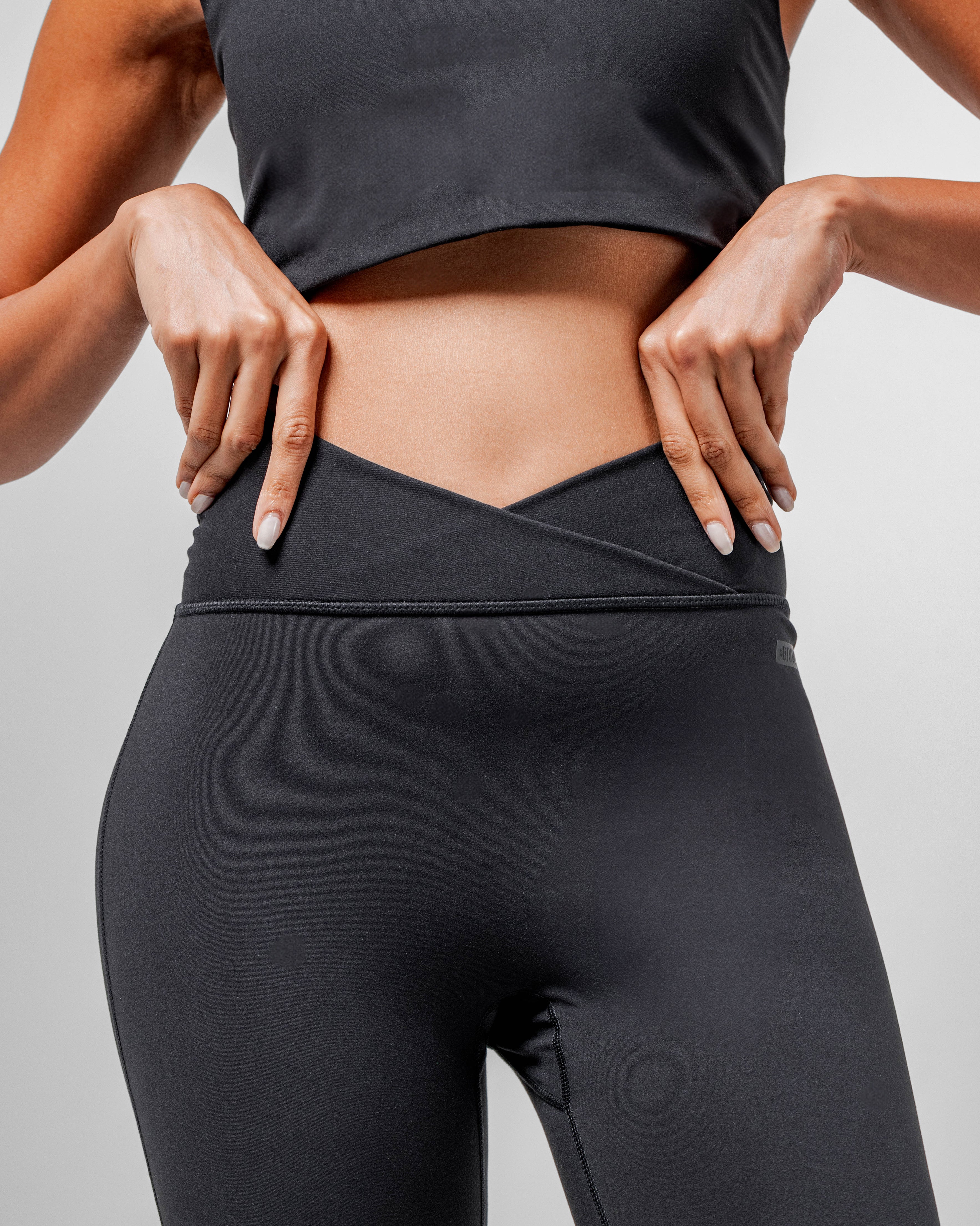 Form Crossover Legging - Black