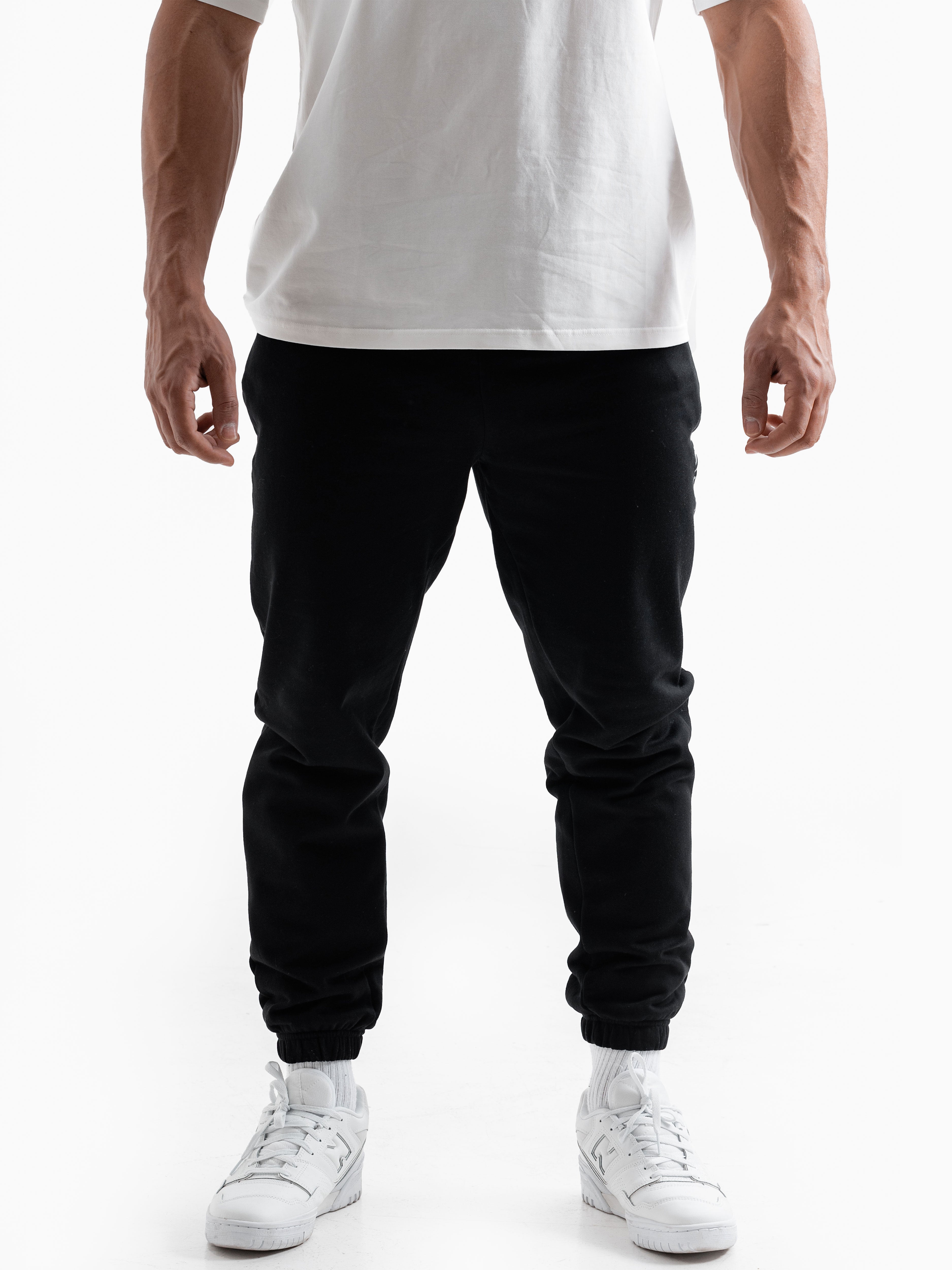 Essential Crest Joggers - Black