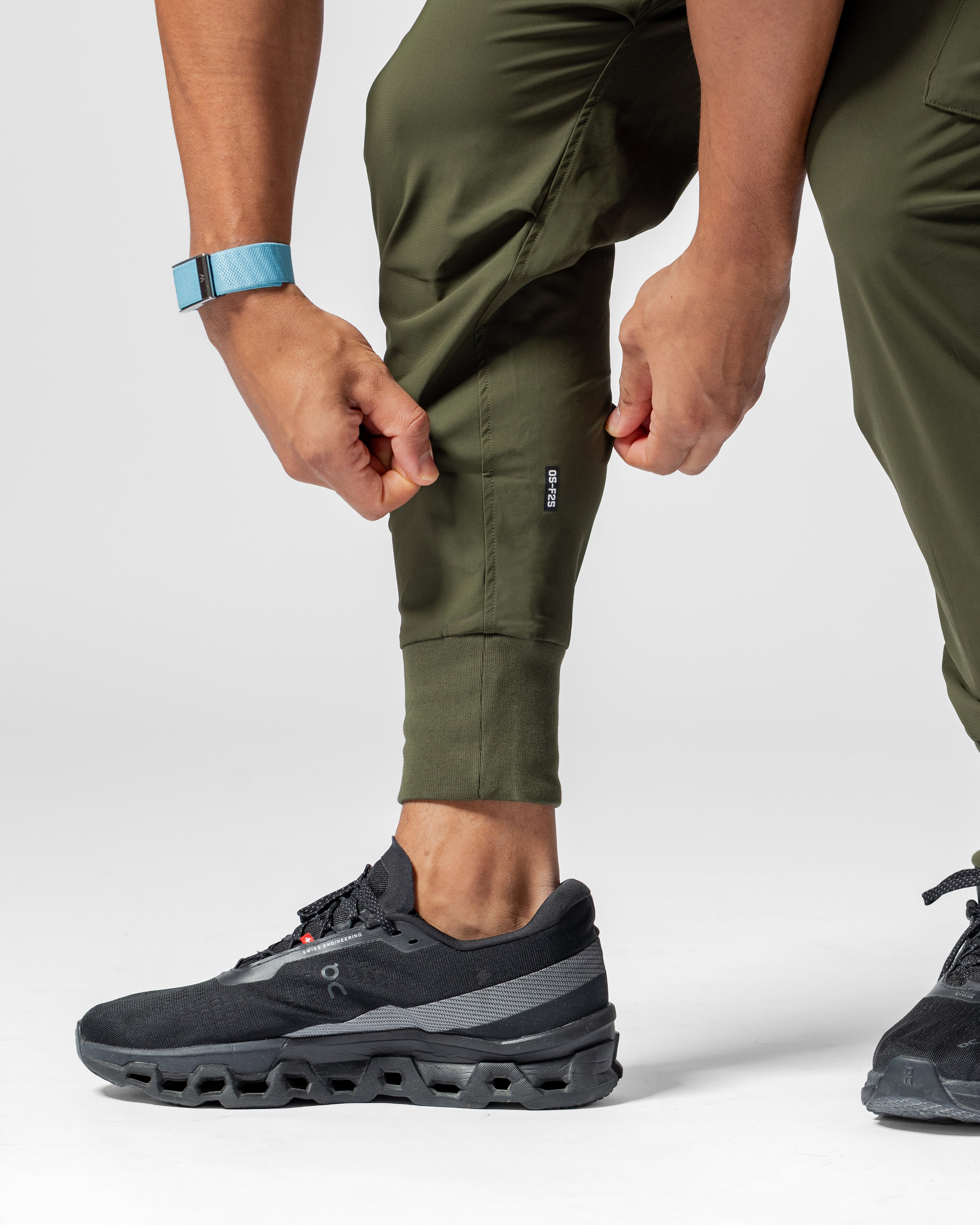 Hybrid Cargo Joggers - Army Green